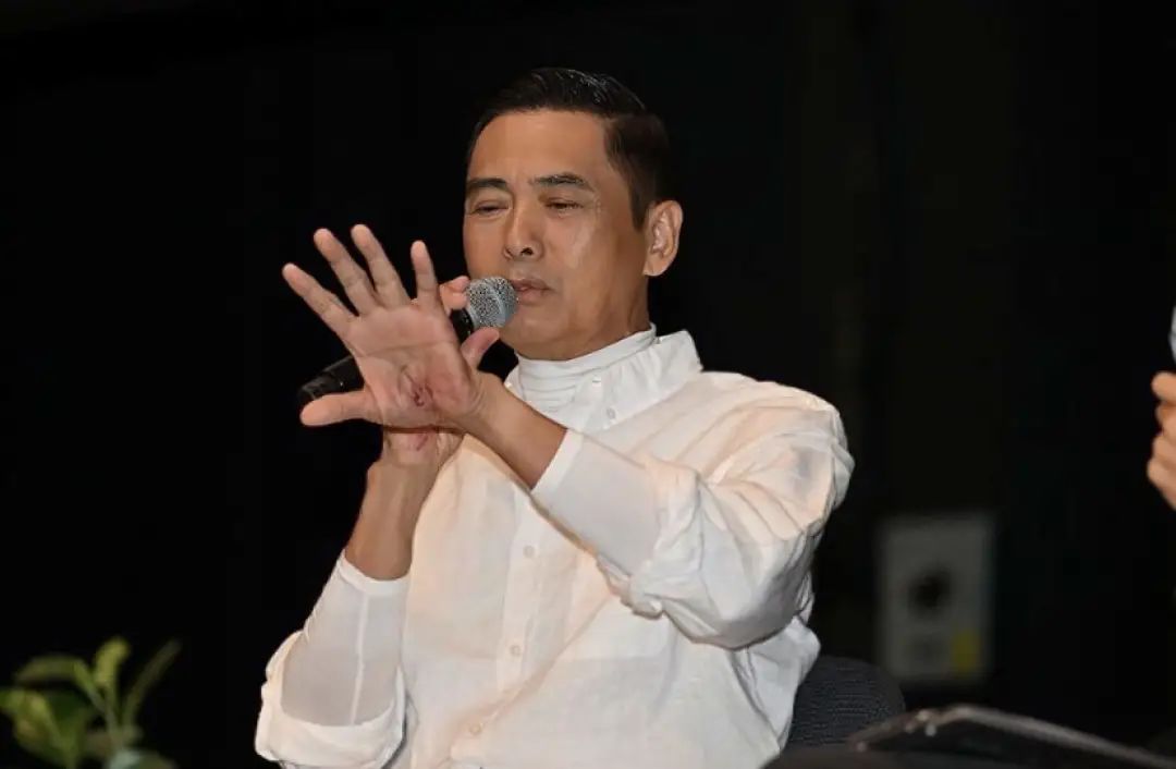 突发，周润发跑步摔伤，肋骨骨裂，周润发名字打分，解析