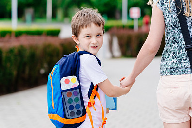 带金水且寓意好的女孩名字:金水相生,前程似锦
