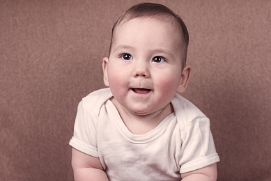 八月男宝宝取名指南  大气的男宝宝名字推荐