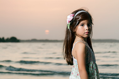 温柔似水,幸福快乐寓意的女孩名字