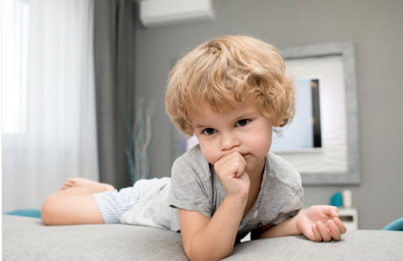 蛇年的男孩取什么名字好?2025属蛇男孩较佳取名来了