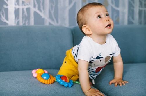 中式白月光清冷惊艳男孩名男孩宝宝图片